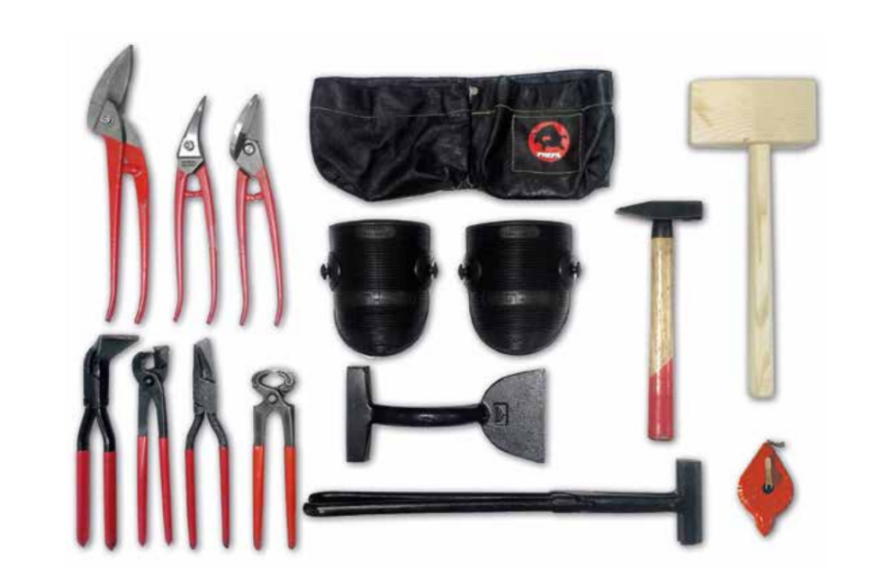 Afbeelding van benodigd gereedschap voor de montage van PREFA klein formaat-producten