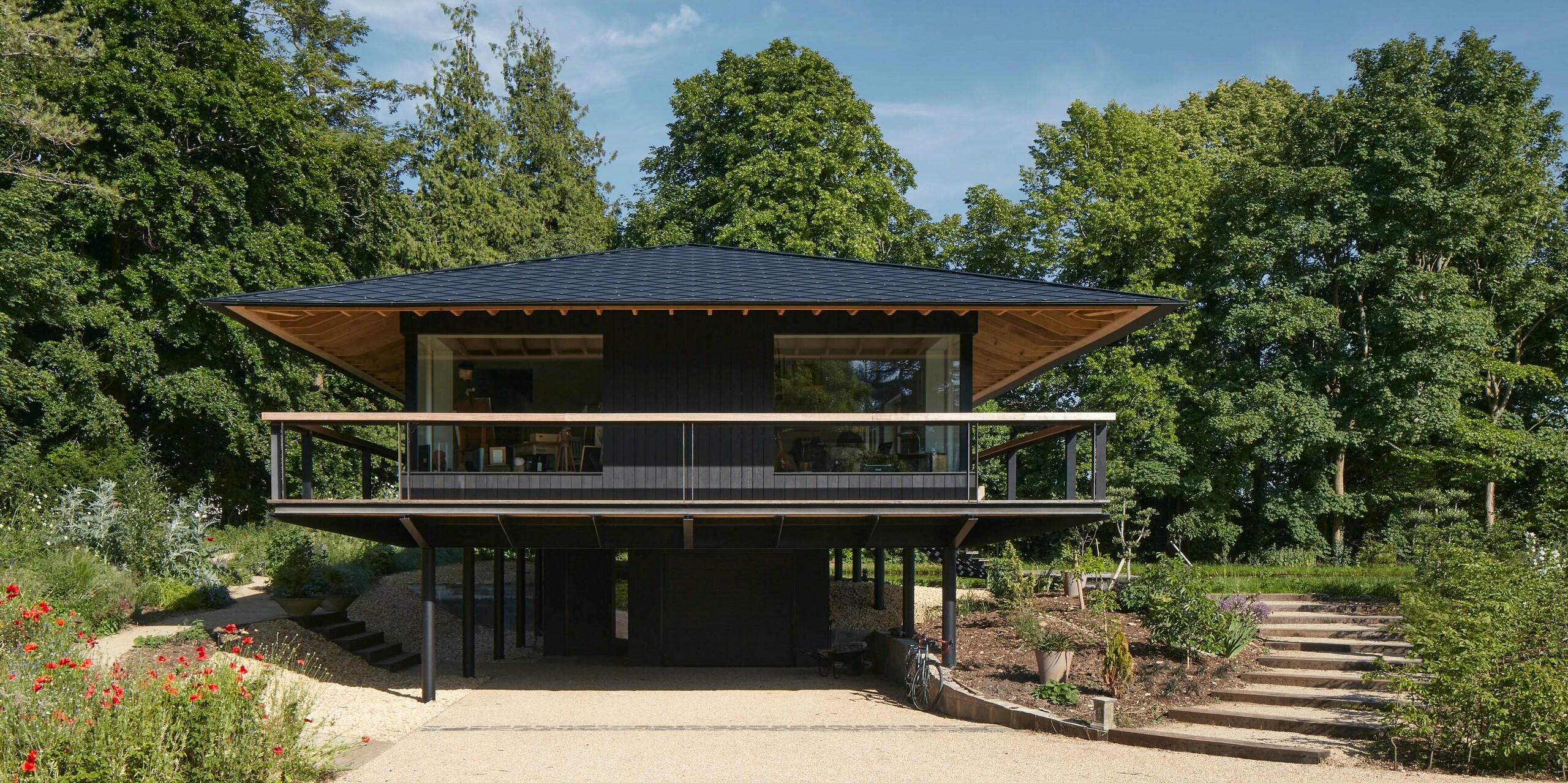 Ein Wohnprojekt mit PREFA Dachraute 44x44 in anthrazit in der Nähe Cirencester, UK, designed by Hamish & Lyons