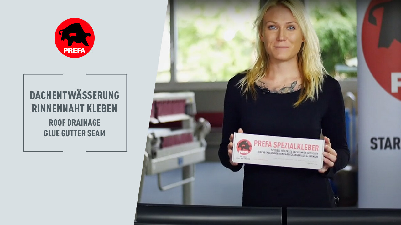Thumbnail voor de YouTube-video van het PREFA Academy-kanaal "De naad van de dakgoot verlijmen".
