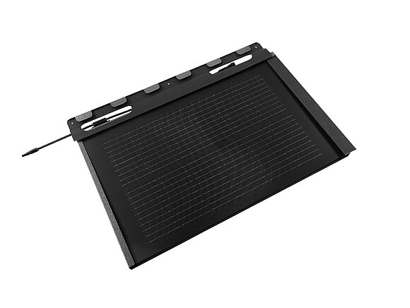 De afbeelding toont de kleine PREFA solar-dakpan in zwart.