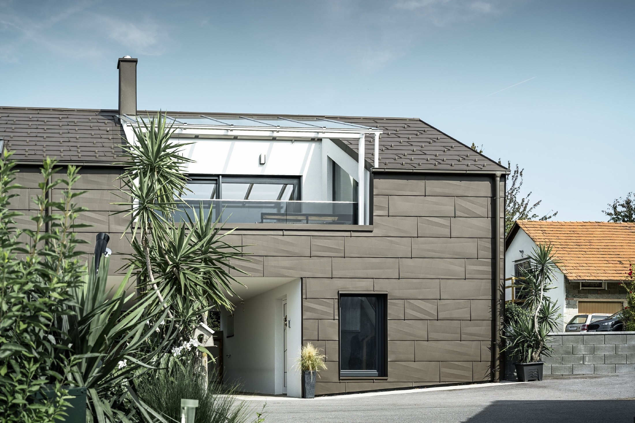 Referentieobjecten PREFA Gevelsystemen Gevelpaneel FX.12 01 P.10 bruin