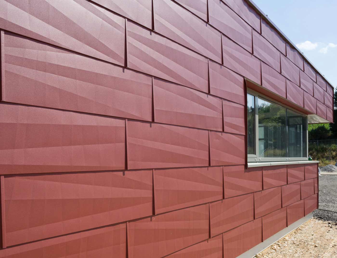 Referentieobjecten PREFA Gevelsystemen Gevelpaneel FX.12 05 P.10 oxiderood