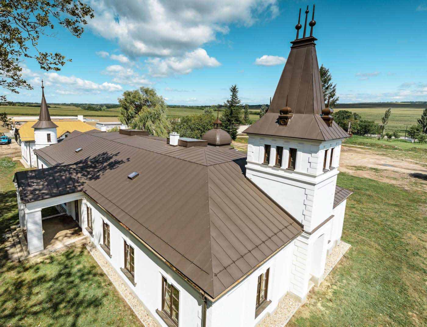 Referentieobjecten PREFA Daksystemen Daksystem PREFALZ® 01 P.10 bruin