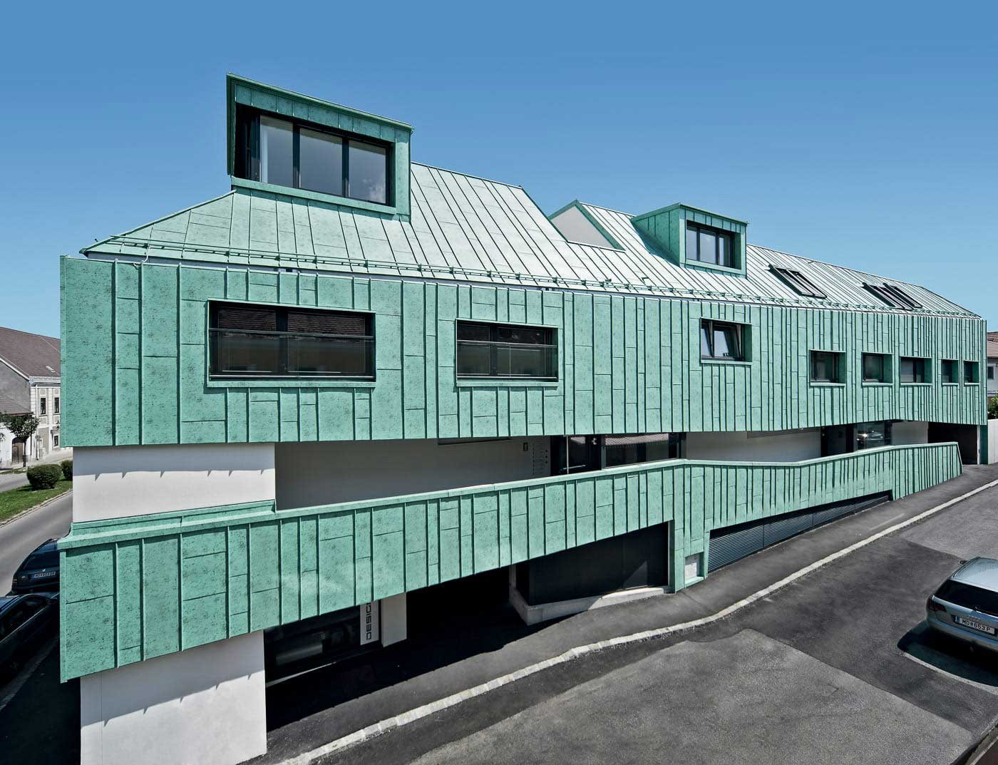 Referentieobjecten PREFA Gevelsystemen Gevelsystem PREFALZ® 46 P.10 patina groen