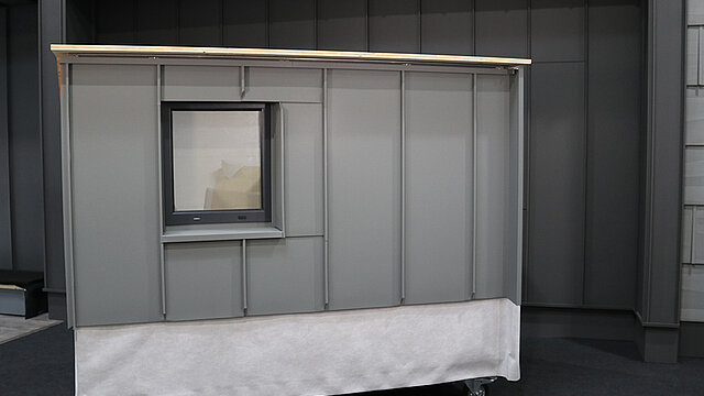 STAANDE NAAD AAN DE GEVEL (2 dagen)